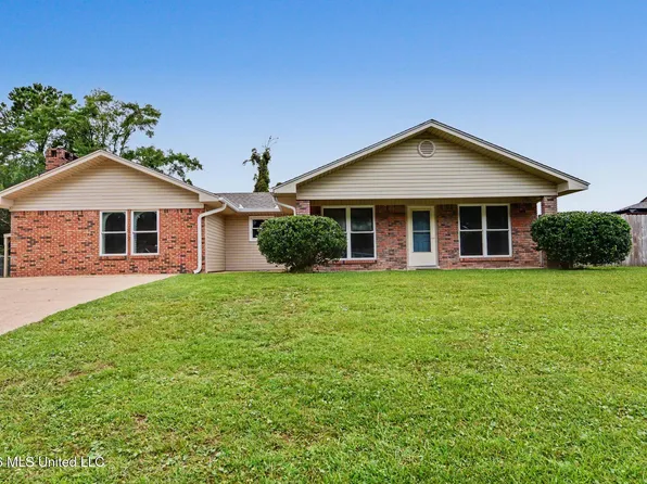 6309 J F Douglas Dr, Ocean Springs, MS 39564