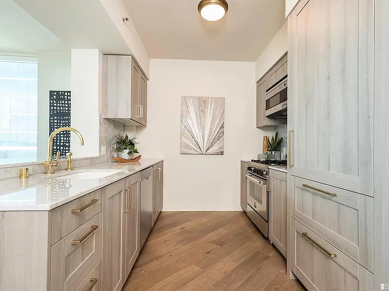 401 Harrison St #19F — Photo 8