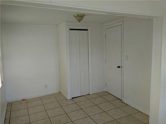 2nd image of 729 NW 19th Ave
