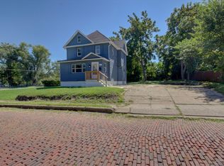 323 E 9th St, Davenport, IA 52803