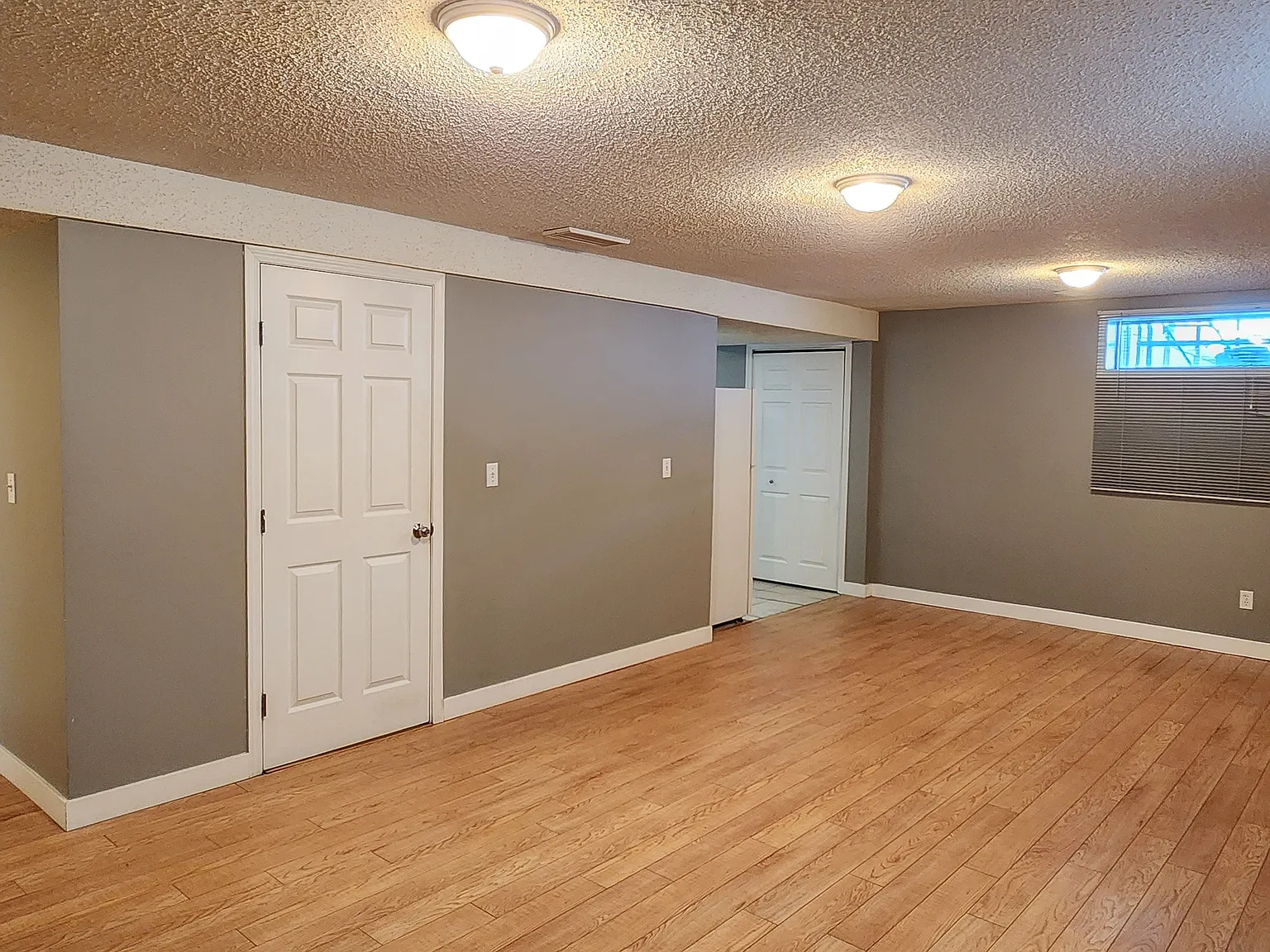 2 Basement Suite with Private In-suite Laundry (not shared) — Photo 4