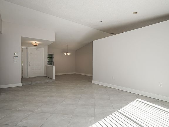 4th image of 14510 Greenbriar Pl
