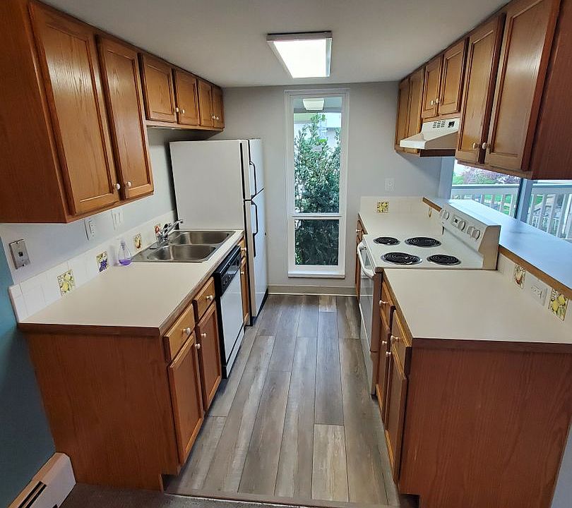 1st image of 645 Manhattan Pl APT 307