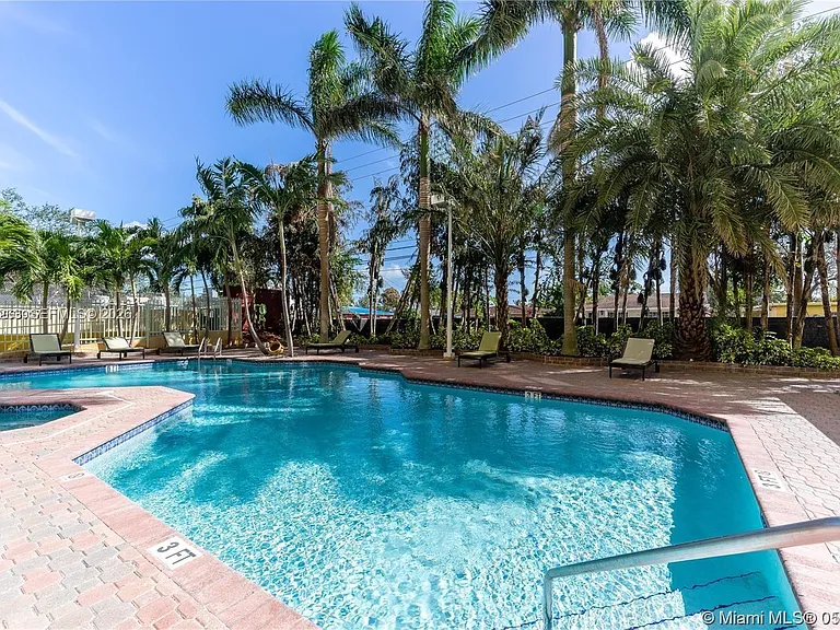 3500 Coral Way #812 — Photo 3