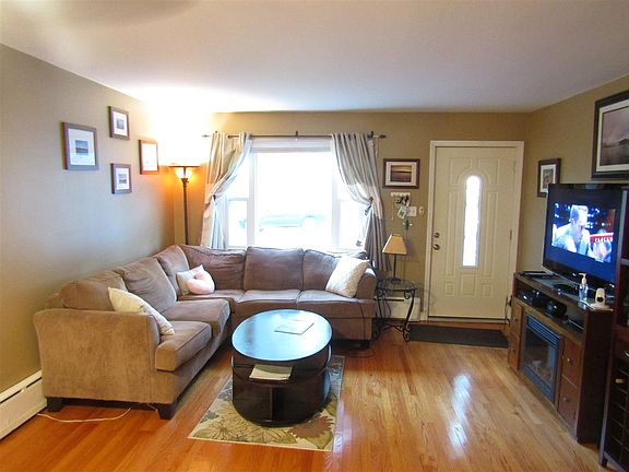 3rd image of 15 Carlisle Ct