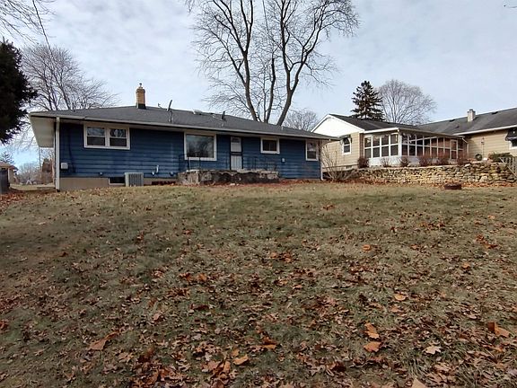 5th image of 607 Hilton Ave