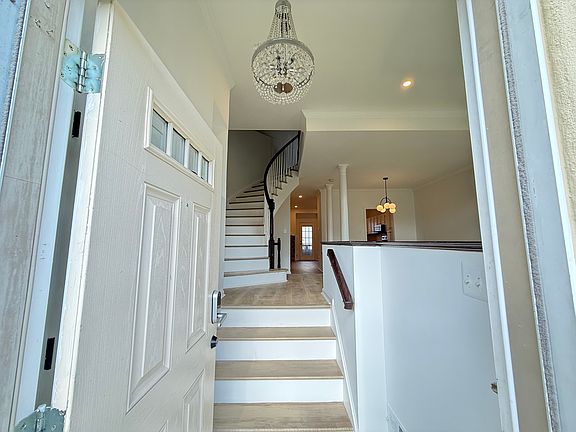 5th image of 14604 Woodgate Manor Cir