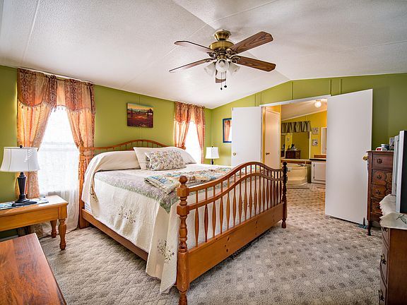 3rd image of 304 Mckae Drive
