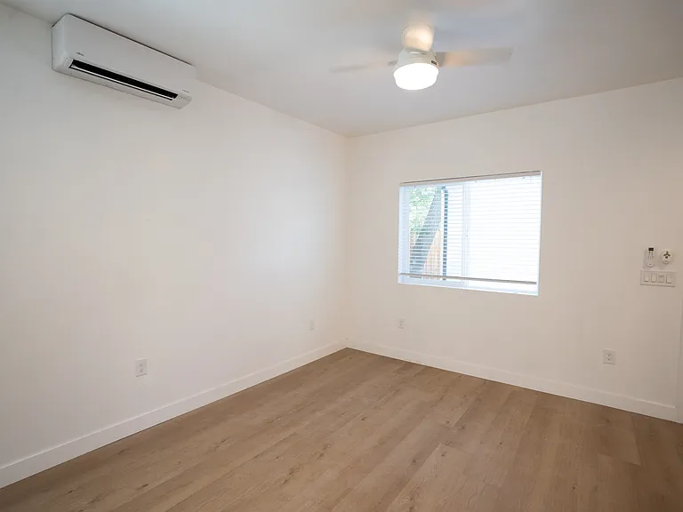 2124 House Aly — Photo 3