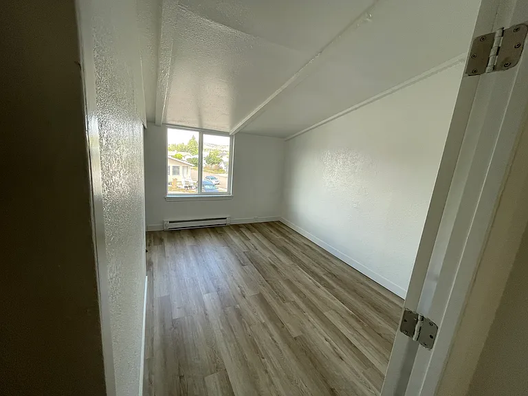 105 Lilac Way #8 — Photo 12