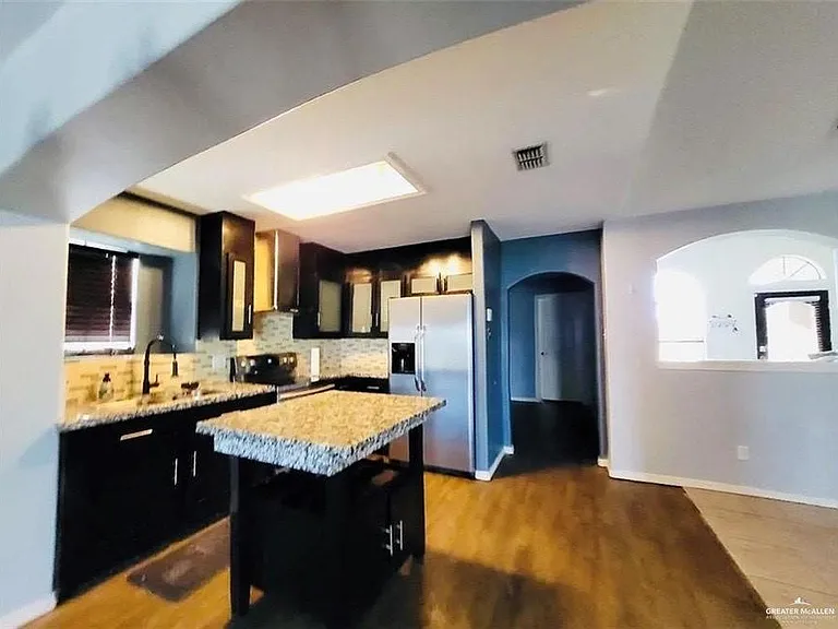 207 Fudge — Photo 2