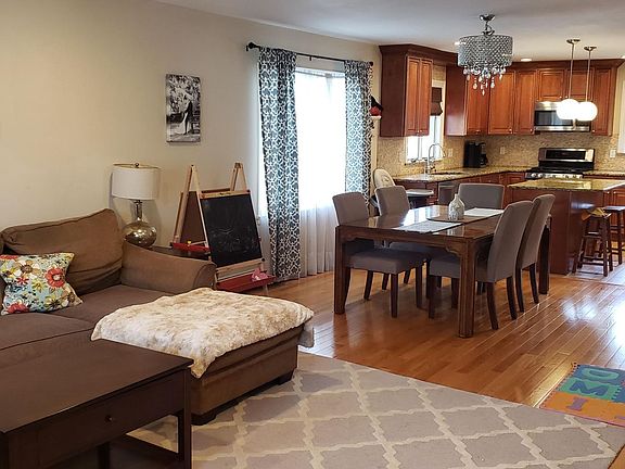 5th image of 14 La Salle Ave Floor 1