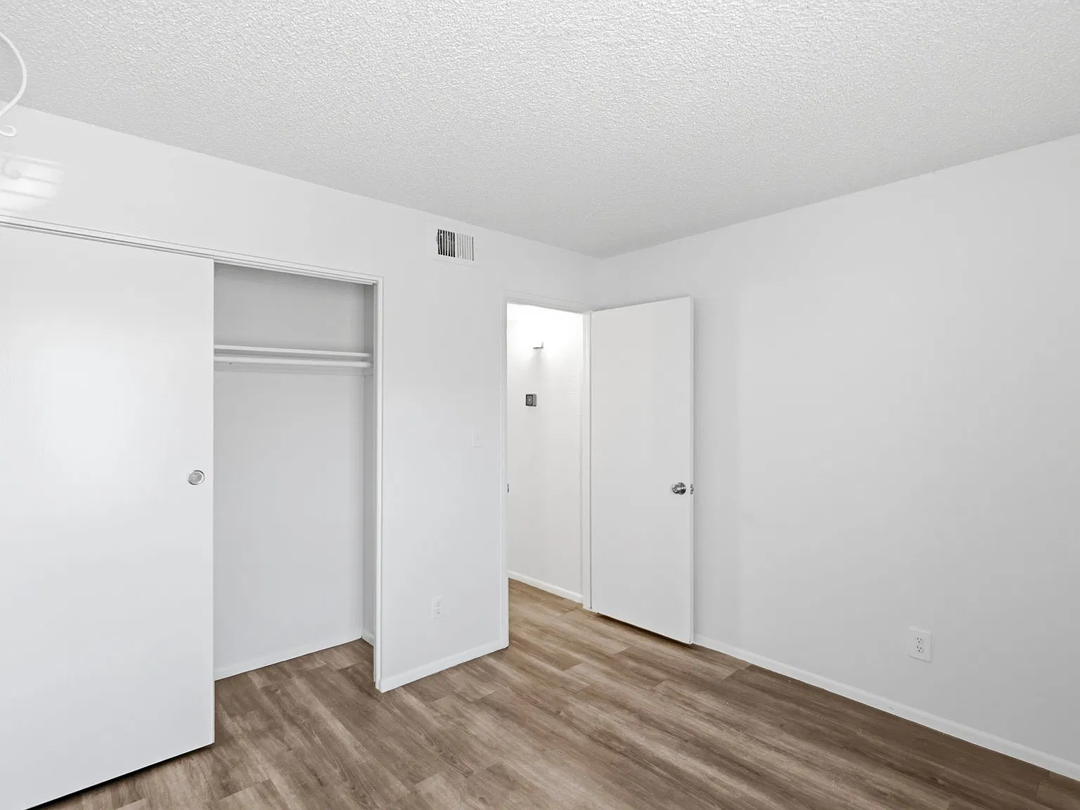 P551 1927 East Hampton Avenue Unit 103 - 1 — Photo 2