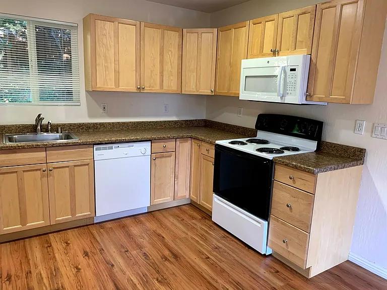 3020 Brook Estates Ct — Photo 12
