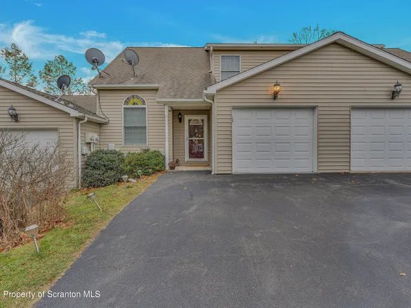 205 Knollridge Dr Unit 15, Factoryville, PA 18419