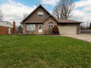 33153 Palmetto Dr, Chesterfield, MI
