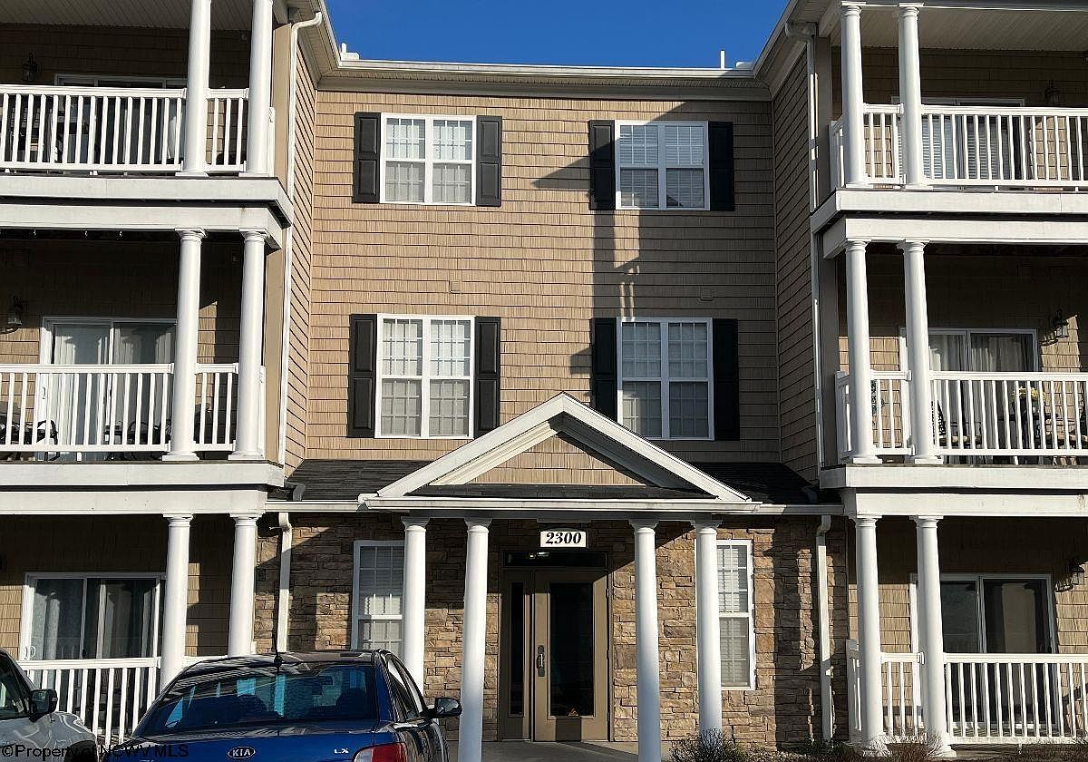 2313 Suncrest Vlg, WV 26505 Zillow