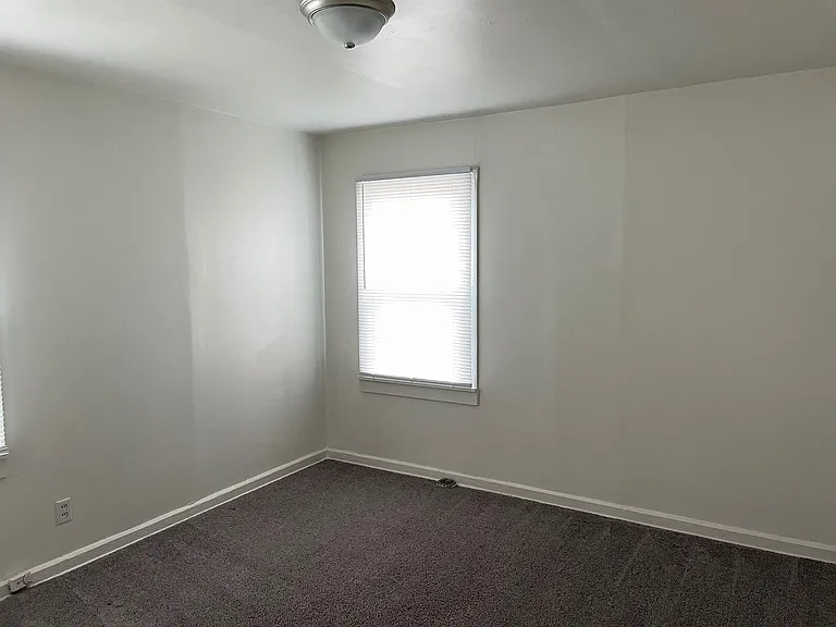 1510 Sloan St — Photo 10