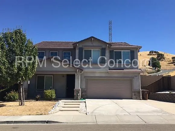 2539 Cambridge Dr photo 1
