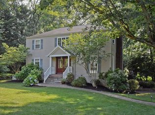 39 Stonewyck Dr, Chatham, NJ 07928