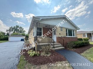 520 W Center St, Itasca, IL 60143