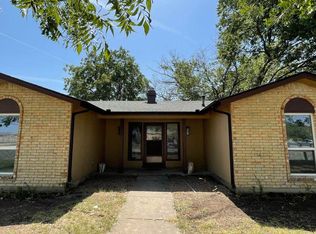 601 Maple Ave, Burleson, TX 76028