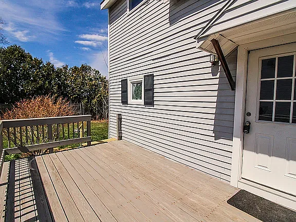 35 Mildred Ave — Photo 3