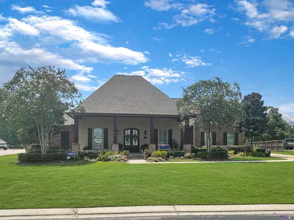 11099 Toria Ln, Saint Amant, LA 70774