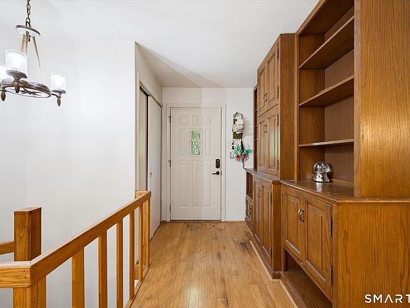3rd image of 10 Glenwood Terrace