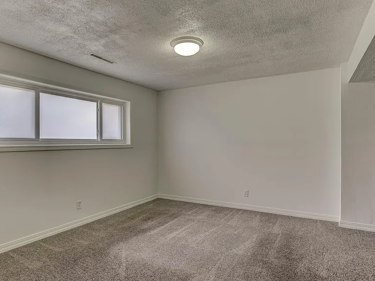 3514 Glory Cir — Photo 26