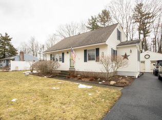 7 Perry Dr, Essex Jct, VT 05452