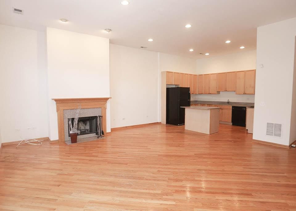 1st image of 2537 N Southport Ave #2GH