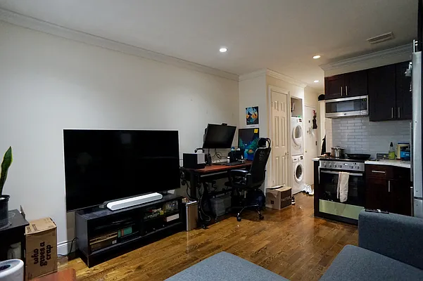 Rented by Compass | media 9