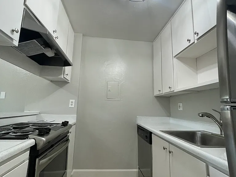 2816 O St #I — Photo 3
