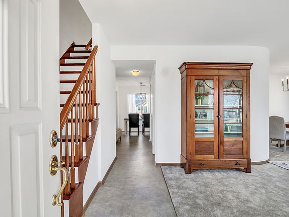 4th image of 1388 Huntington Dr