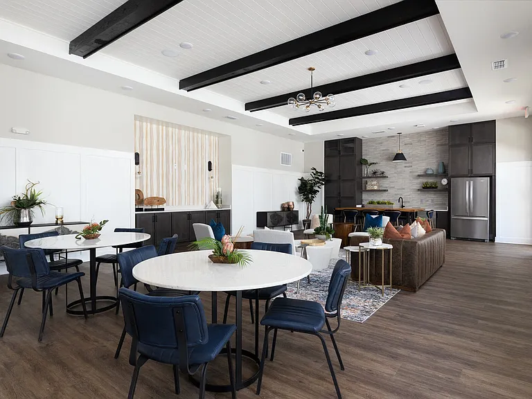 Century Vista Palms — Photo 15