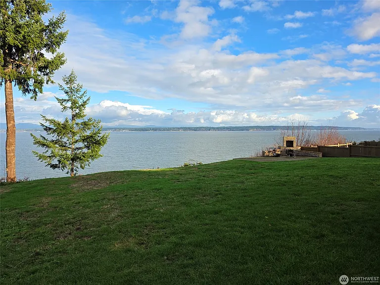1577 Country Club Dr — Photo 32