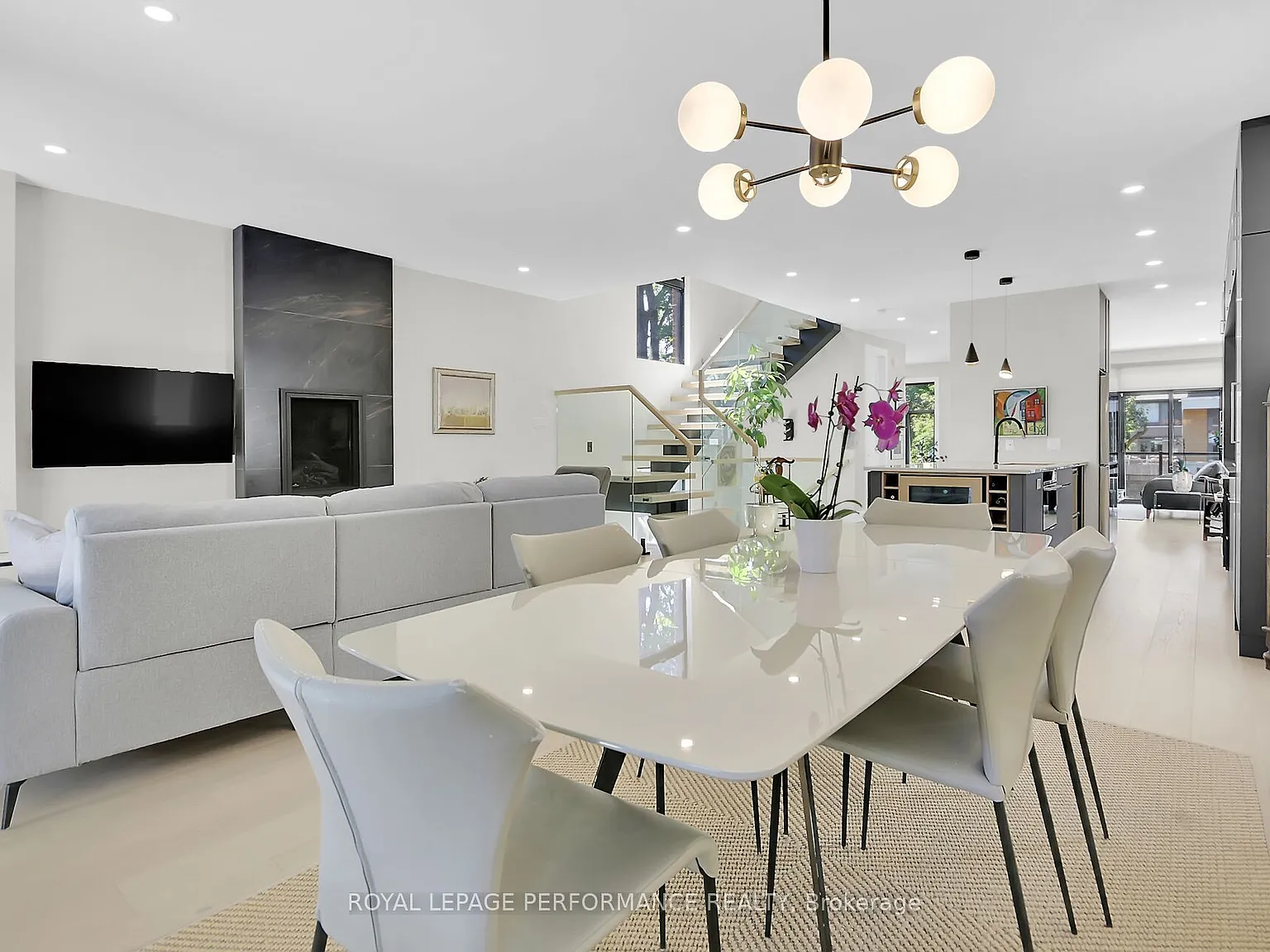 3 bed, $6,500 — Photo 3
