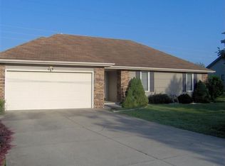 209 S Ellen St, Nixa, MO 65714