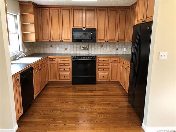 4th image of 907 Danbrook Cir