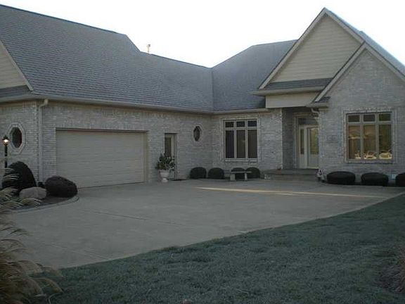 2nd image of 323 Connecticut Cir
