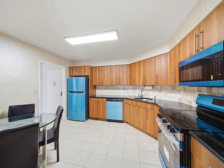 2103 Harmon Cove Tower #2103 — Photo 16