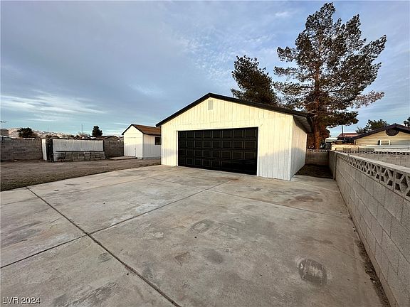 4th image of 3416 Cactus Springs Dr