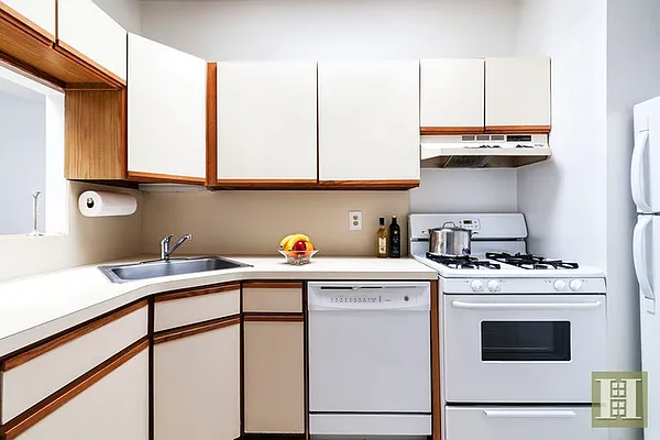 Rented by Halstead Real Estate | media 2
