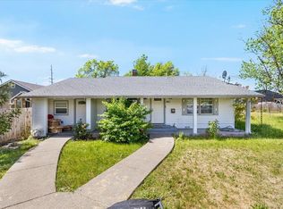 441 N 1st St, Central Point, OR 97502