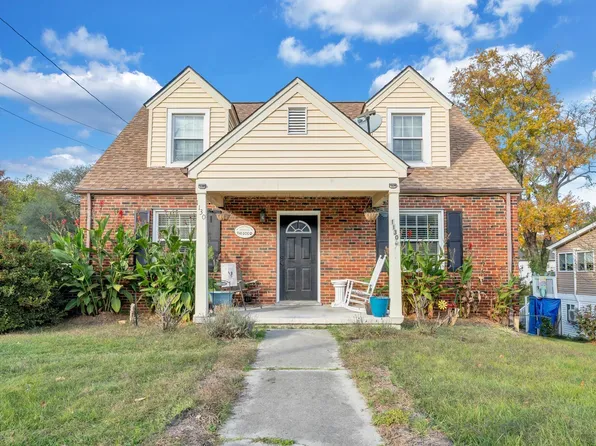 1130 Victory Rd SE, Roanoke, VA 24014