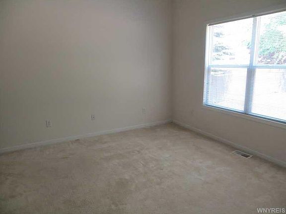 4th image of 182 Sunset Ct #A