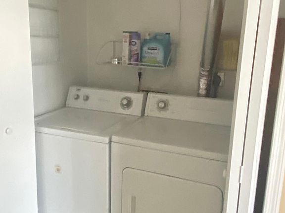 4th image of 703 Laurel Ave APT 4W