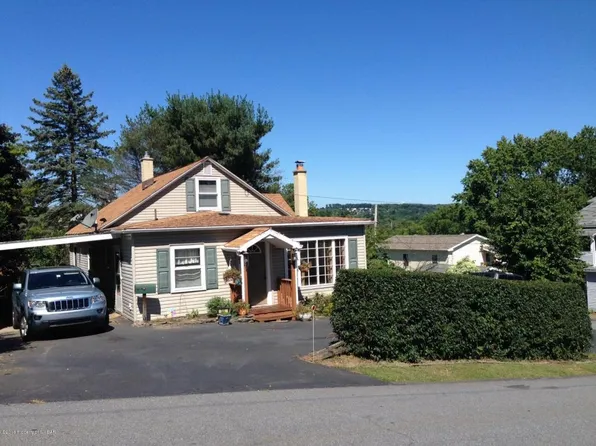 31 Roushey St, Shavertown, PA 18708