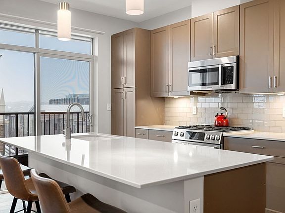 2nd image of 65 Washington St #Penthouse 7